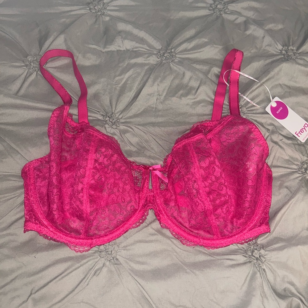 Freya Fuchsia Lace Underwire Bra